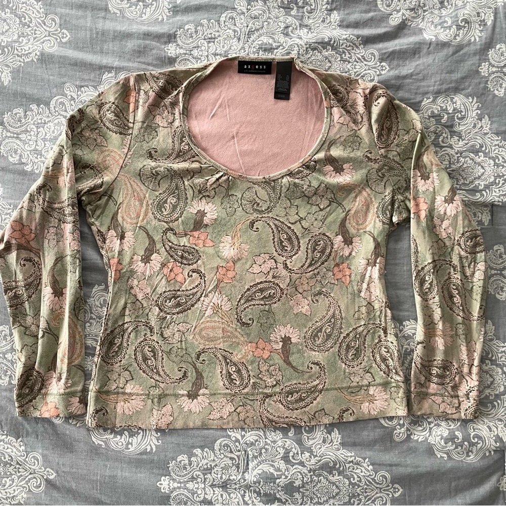 Axcess Liz Claiborne paisley tee